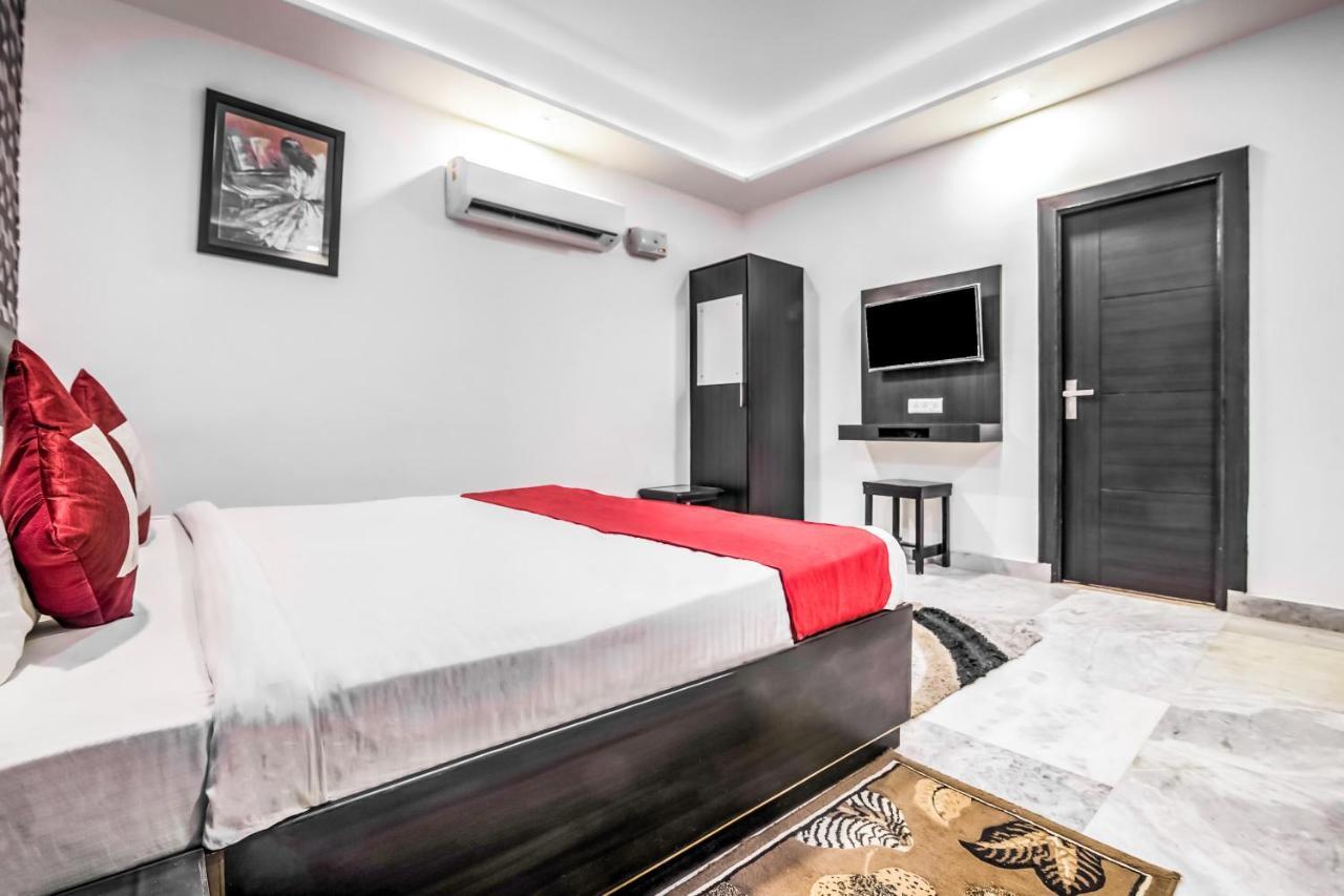 Hotel Oyo 8888 Riga Hs Deluxe Agra  Esterno foto